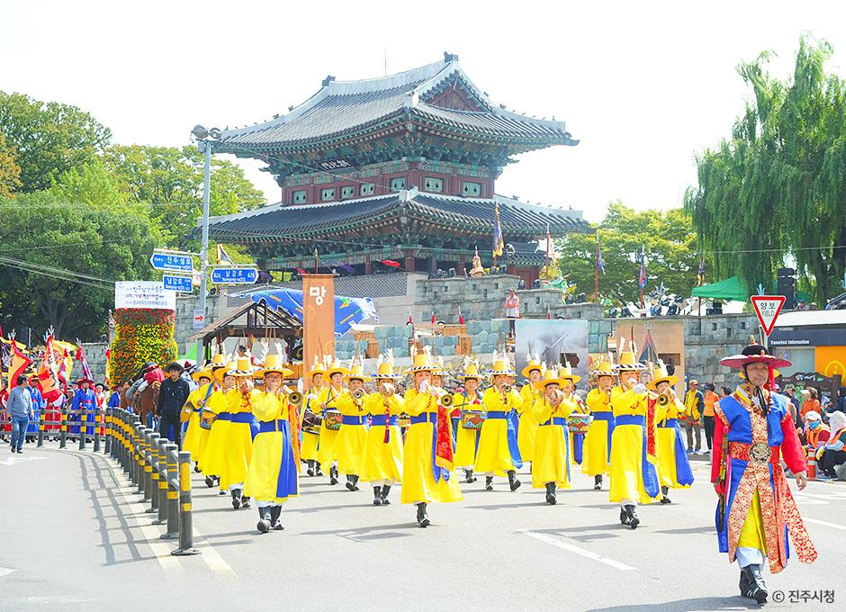 빛과 예술의 도시 진주, 10월 ‘개천예술제’로 물든다
